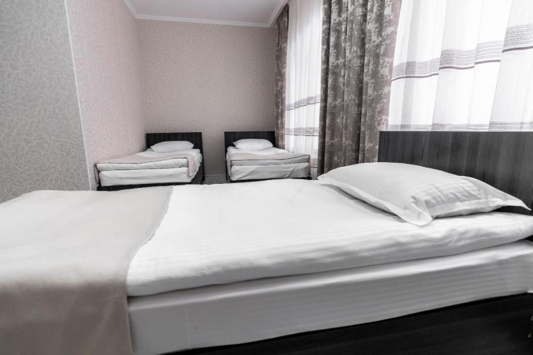 Mixx Hotel Karakol Luaran gambar